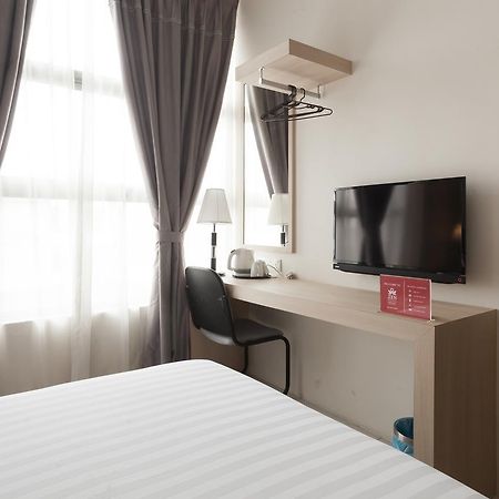 Zen Rooms Sungai Besi Kuala Lumpur Exteriör bild